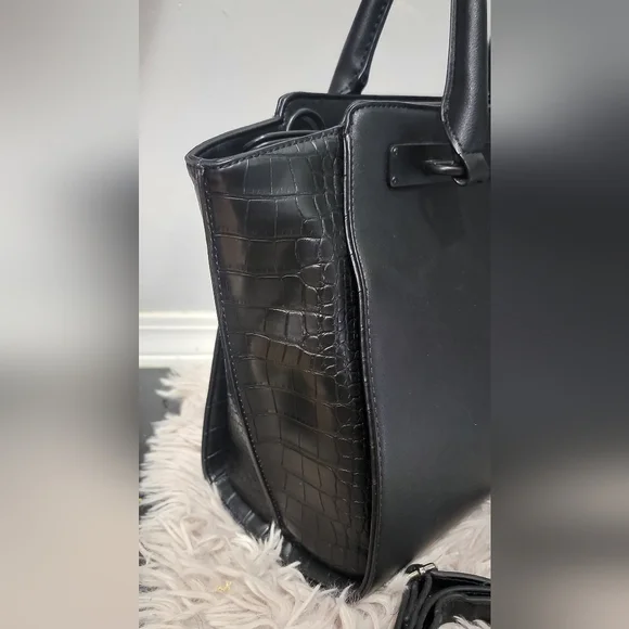 Aldo Black Hand /Cross Body Bag - Picture 8 of 16